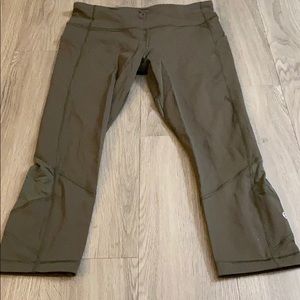 lululemon mid-rise Pace Rival crops